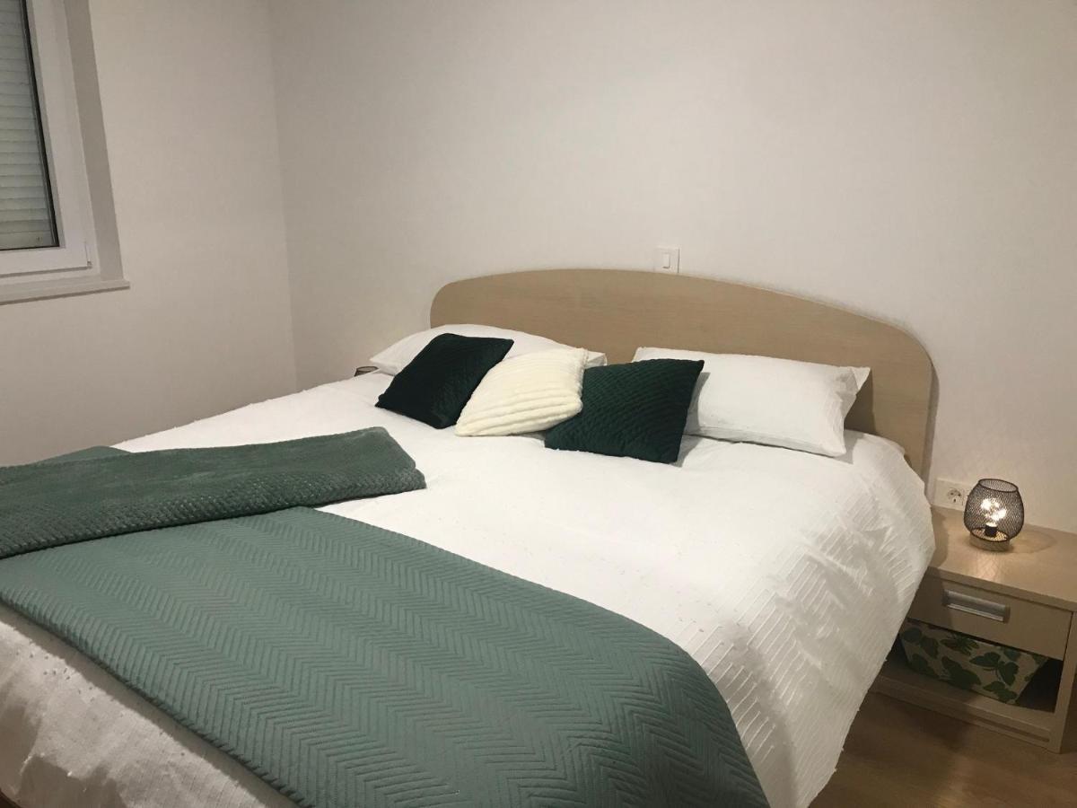 Apartment/free Parking/free Wifi * Imotski